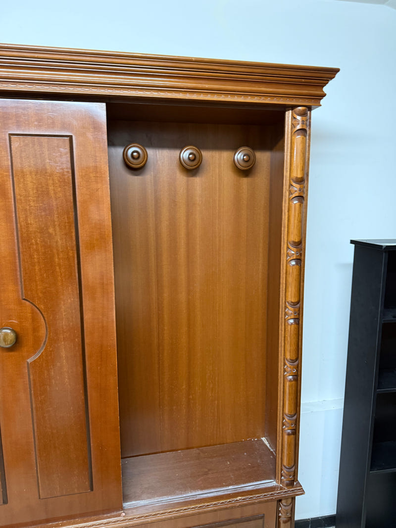 Entratina anni ‘70 con anta scorrevole