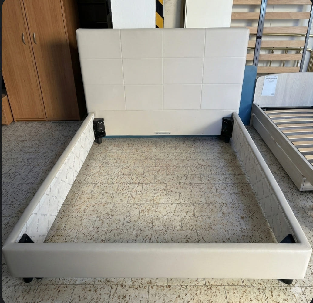 Letto matrimoniale in ecopelle