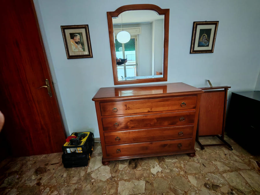 Camera matrimoniale completa in legno