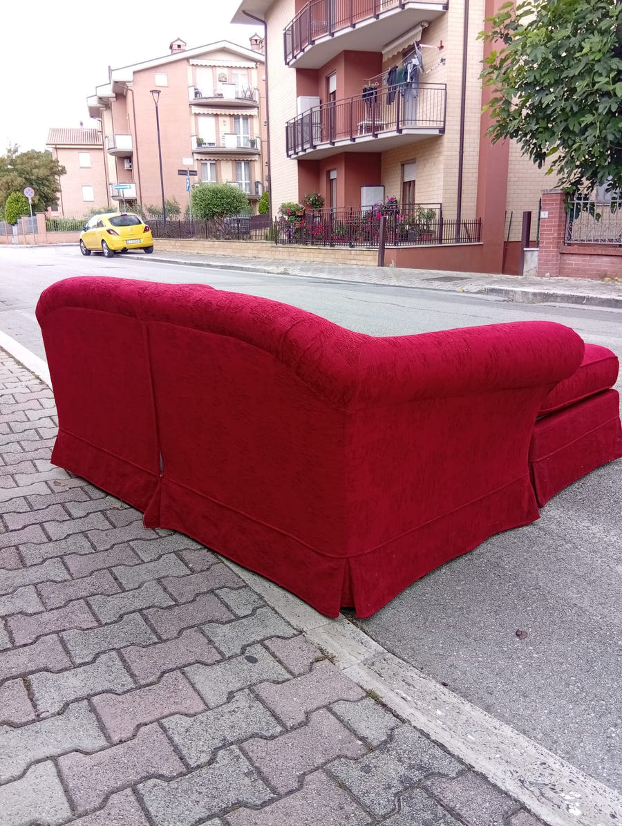 Divano in tessuto con pouf