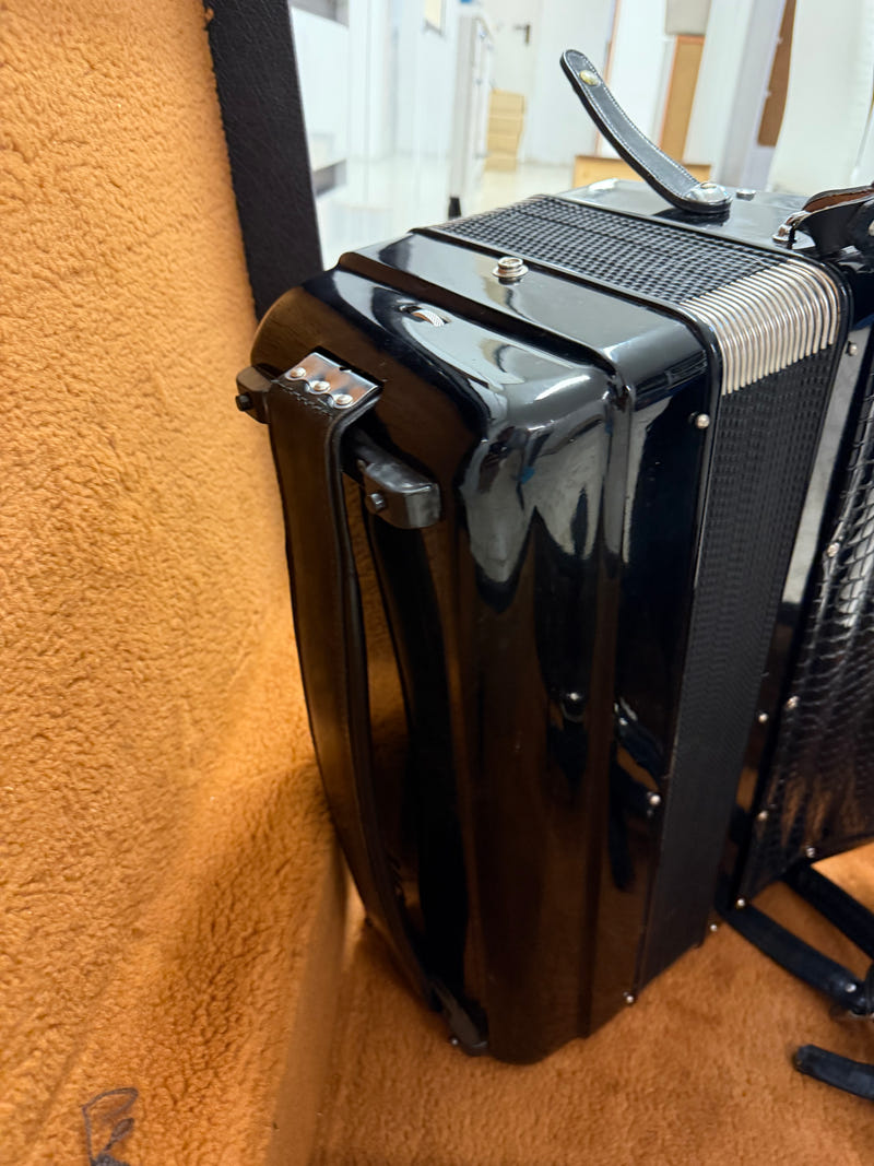 Fisarmonica a bottoni Stradella Musette – 120 bassi – 9+5 registri