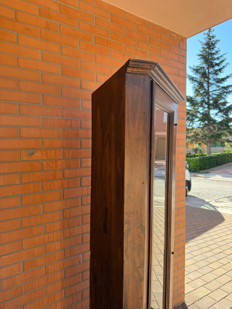 Angoliera in legno