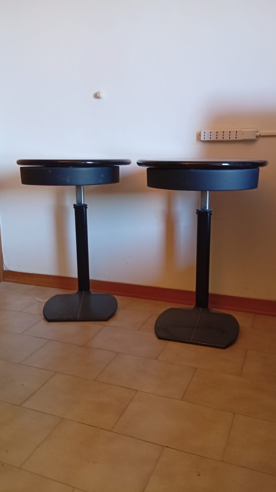 Coppia di comodini “Servese” Studio Kairos per B&B Italia