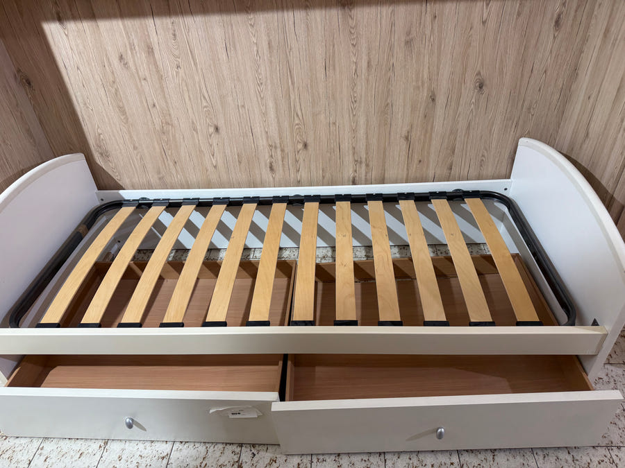 Letto singolo con cassetti sotto