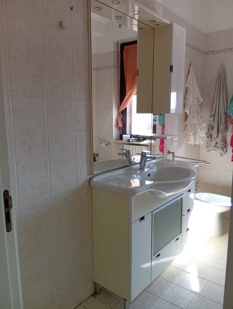 Mobile bagno con specchiera