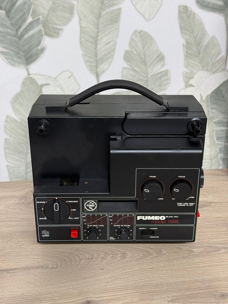 Proiettore Super 8 Sonoro Fumeo Model 9914 – Vintage Made in Italy – Completo