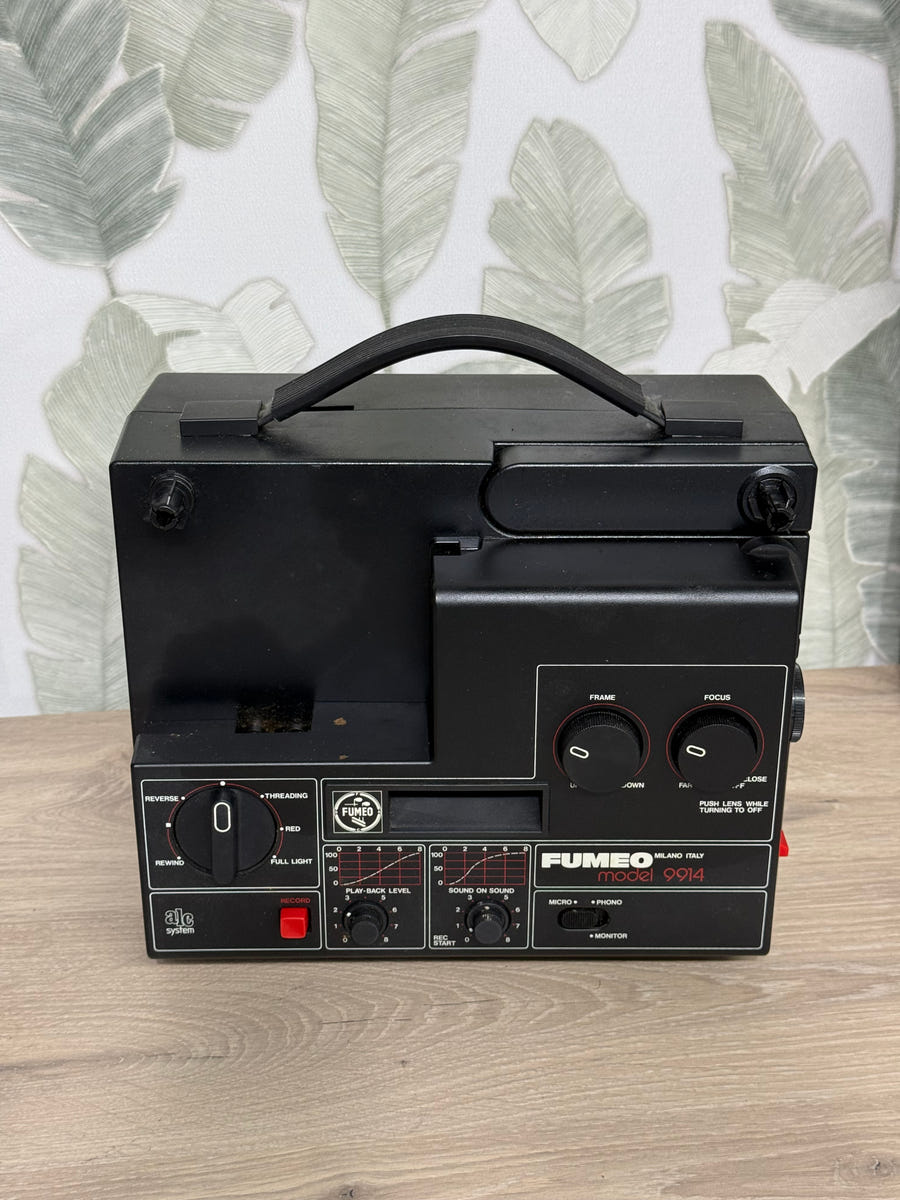 Proiettore Super 8 Sonoro Fumeo Model 9914 – Vintage Made in Italy – Completo