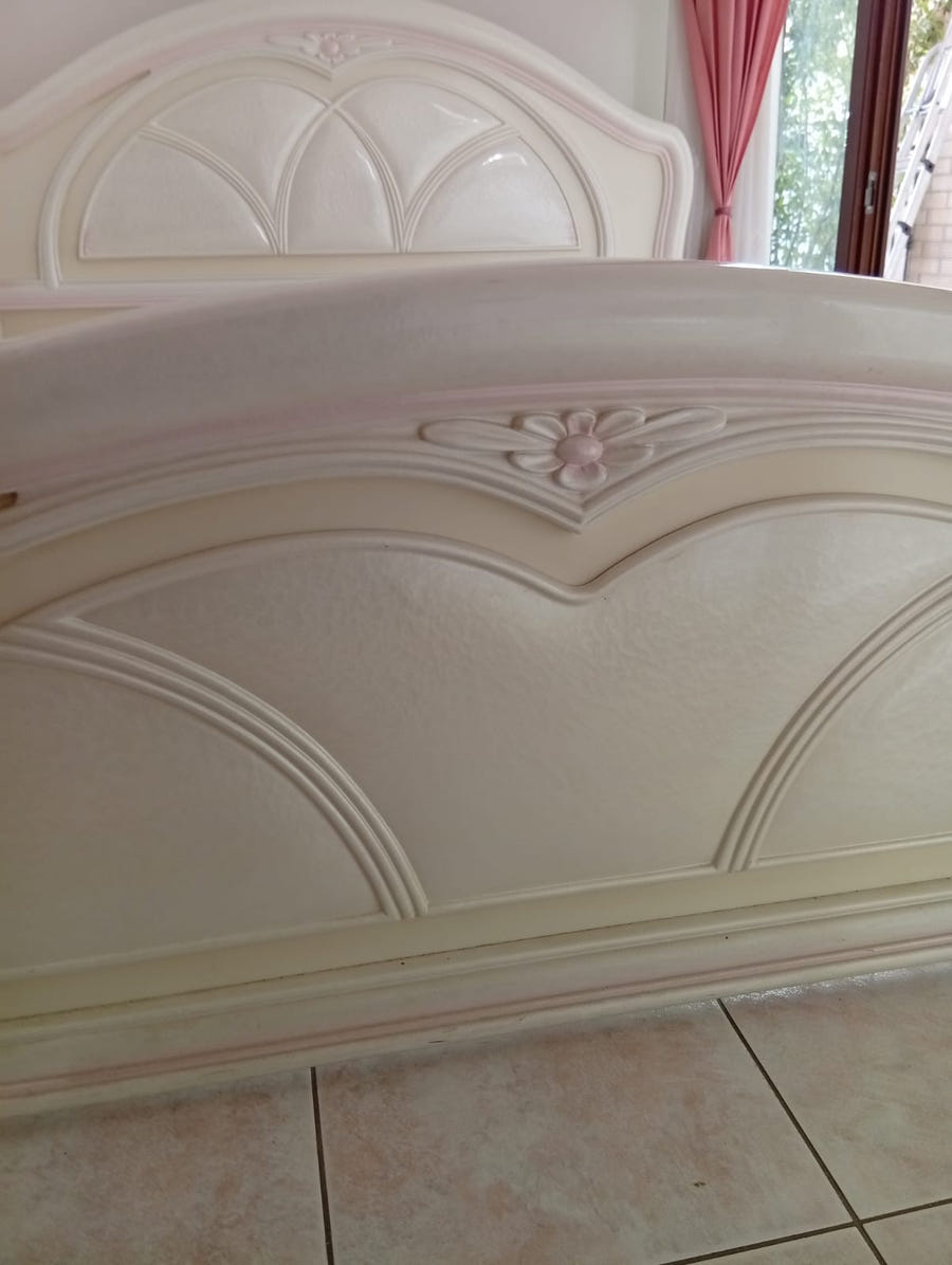 Camera matrimoniale completa stile classico