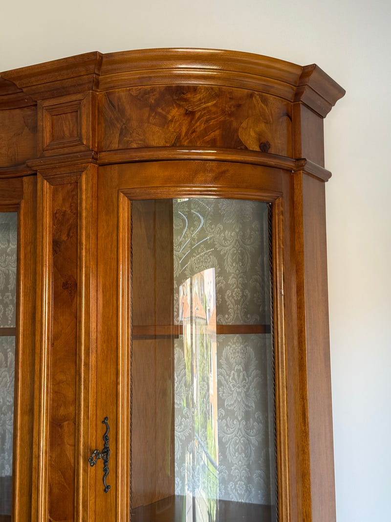 Credenza in radica di noce
