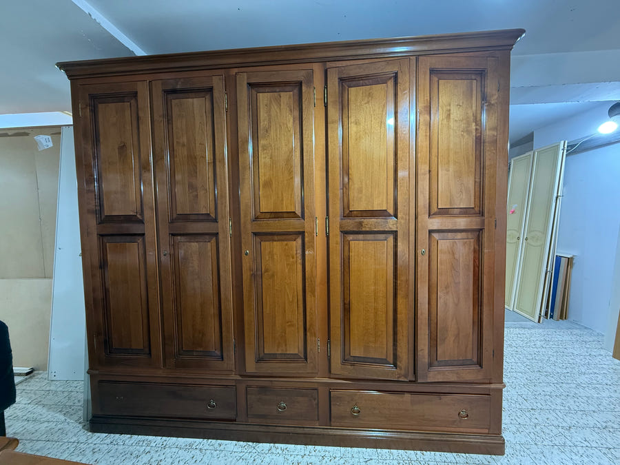 Camera matrimoniale completa in legno