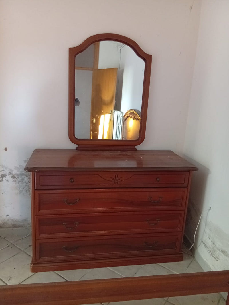 Camera matrimoniale completa senza comodini