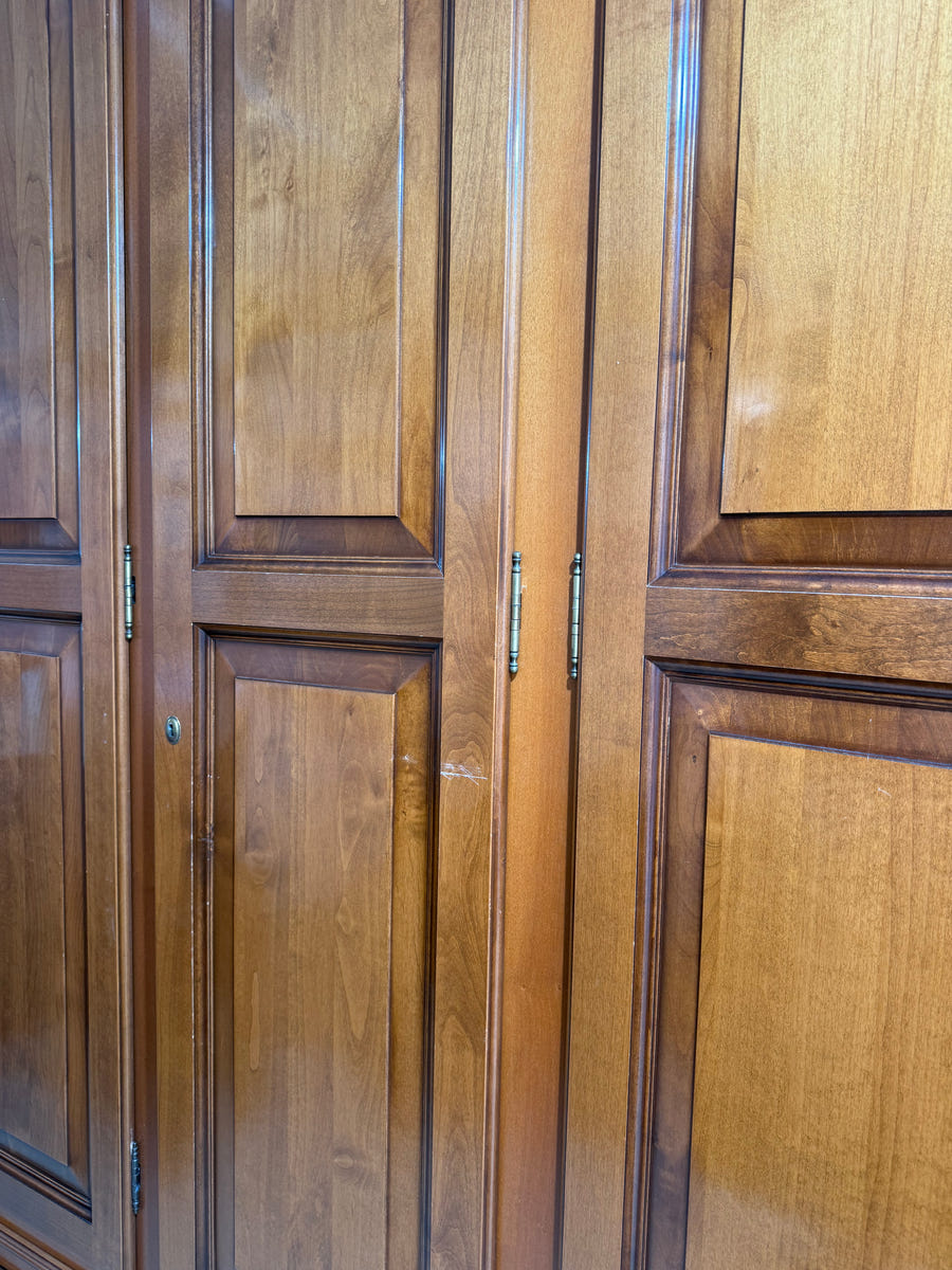 Camera matrimoniale completa in legno