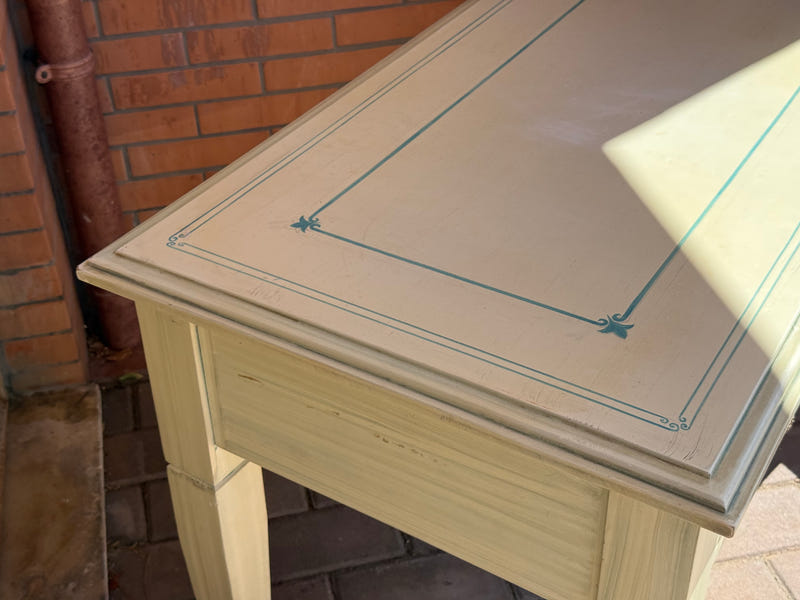 Scrittoio in legno + sedia
