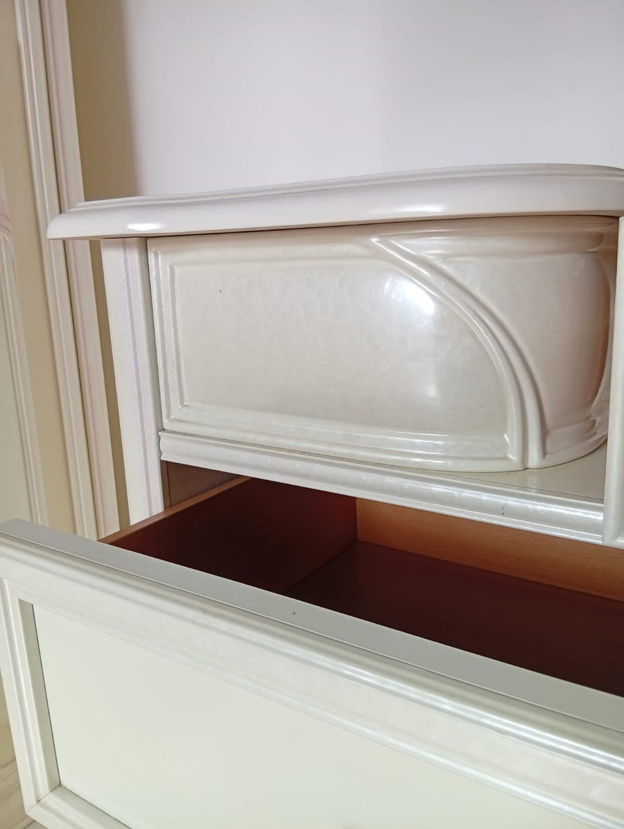 Camera matrimoniale completa stile classico