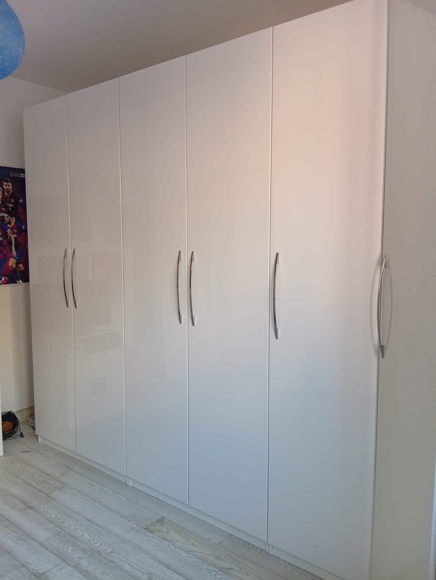 Armadio ad angolo IKEA bianco lucido