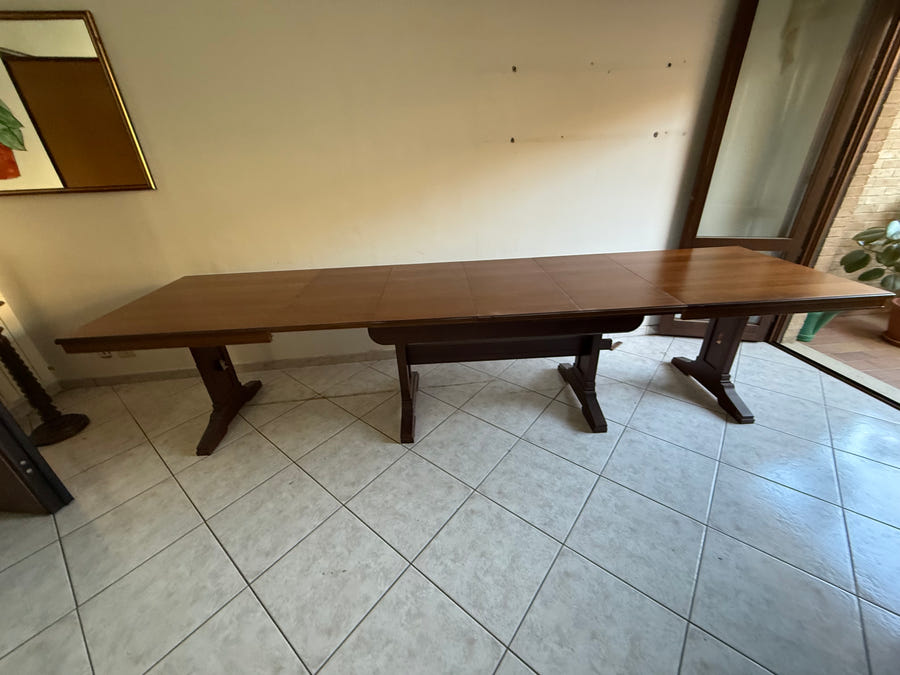 Tavolo in legno allungabile