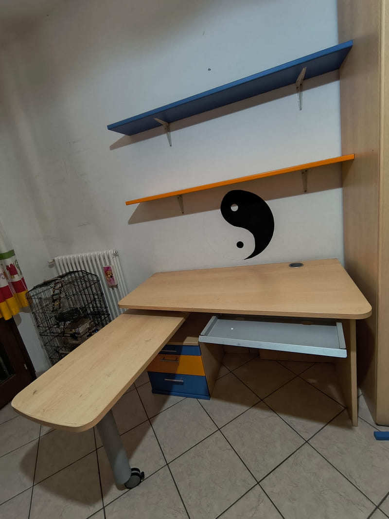 Cameretta con cabina armadio e letto a castello
