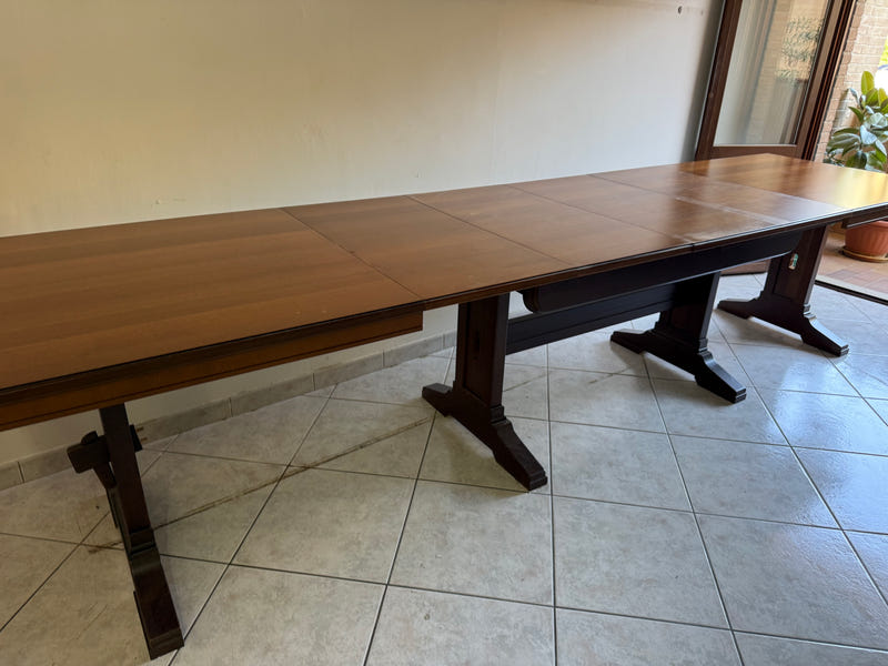 Tavolo in legno allungabile