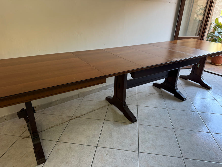 Tavolo in legno allungabile