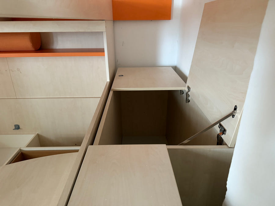 Cameretta a soppalco angolare