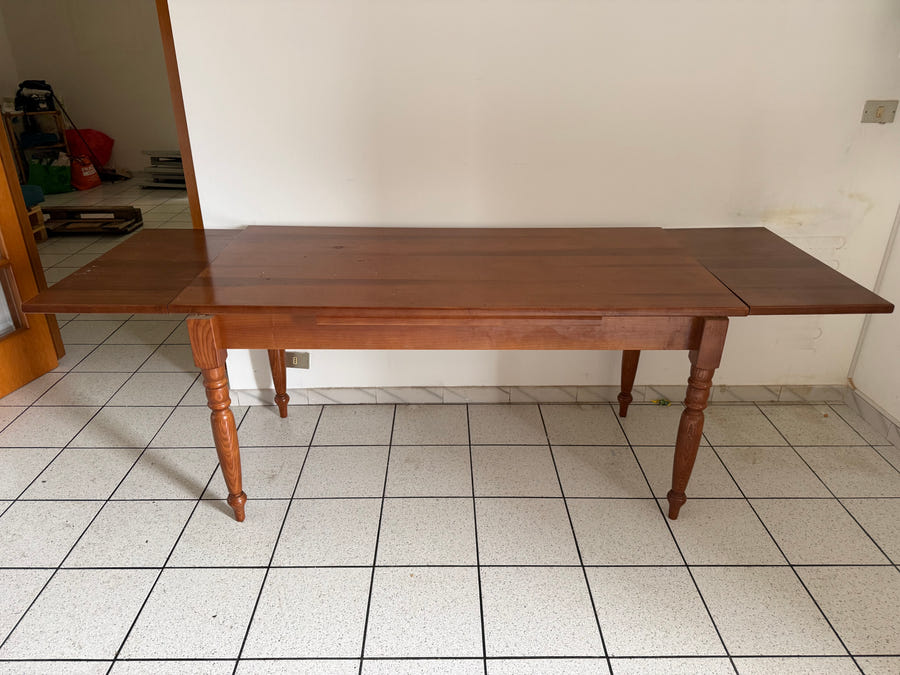 Tavolo in legno allungabile