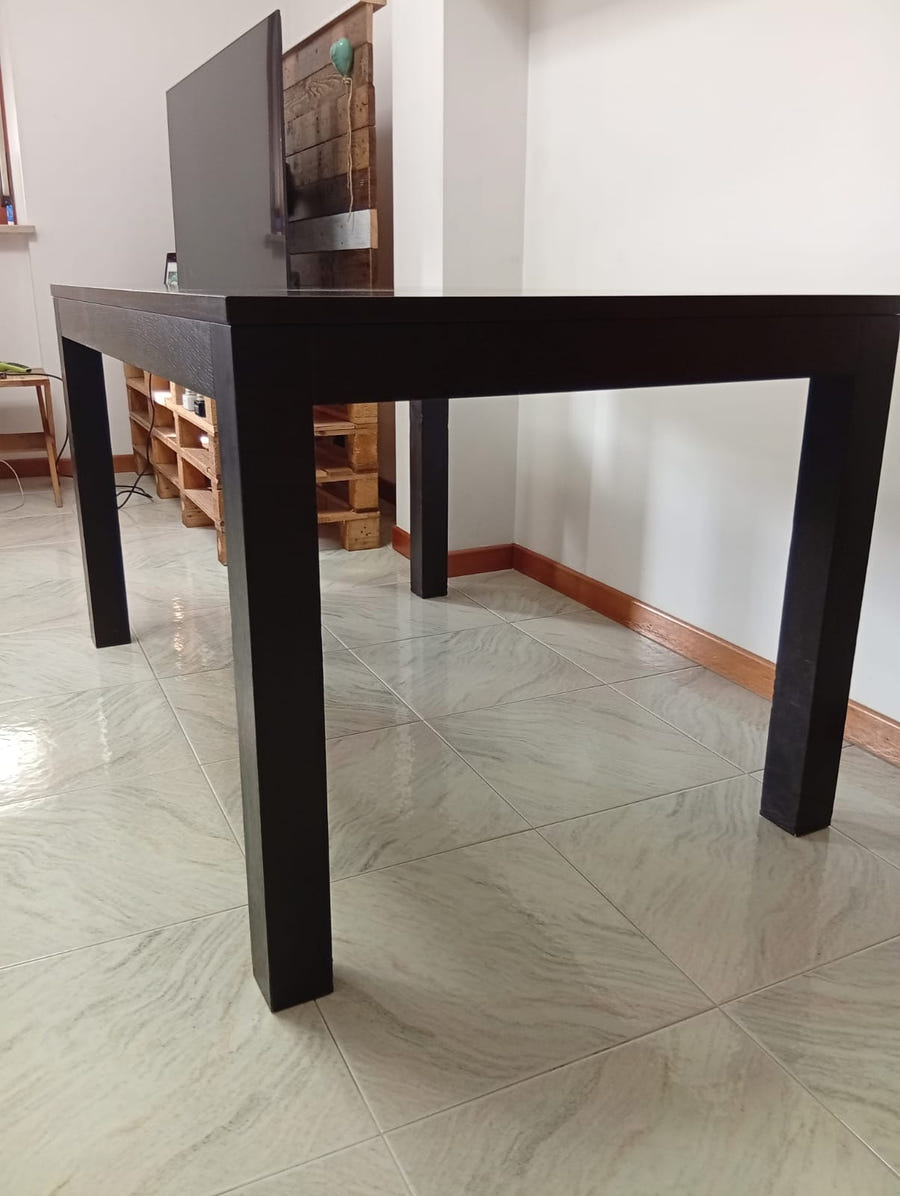 Tavolo allungabile rifinitura color Wengè