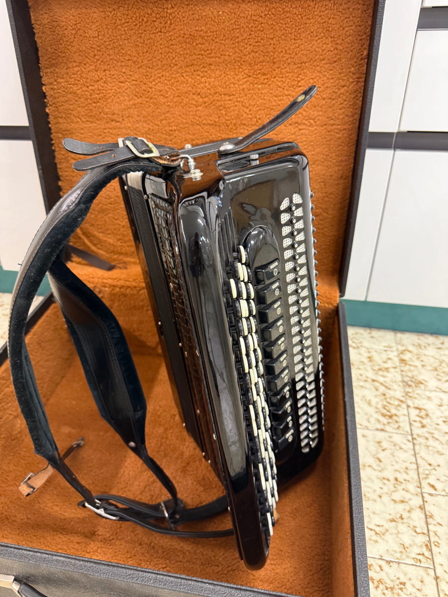 Fisarmonica a bottoni Stradella Musette – 120 bassi – 9+5 registri