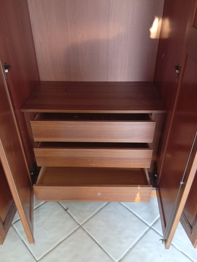 Camera matrimoniale completa senza comodini