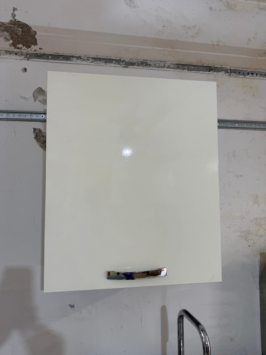 Cucina lineare con penisola