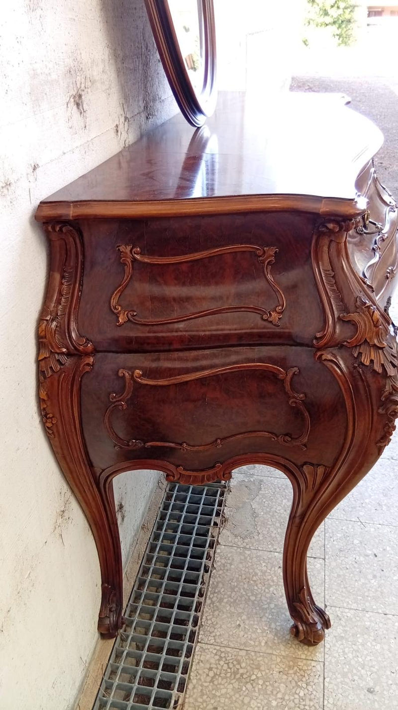 Comò bombato in legno