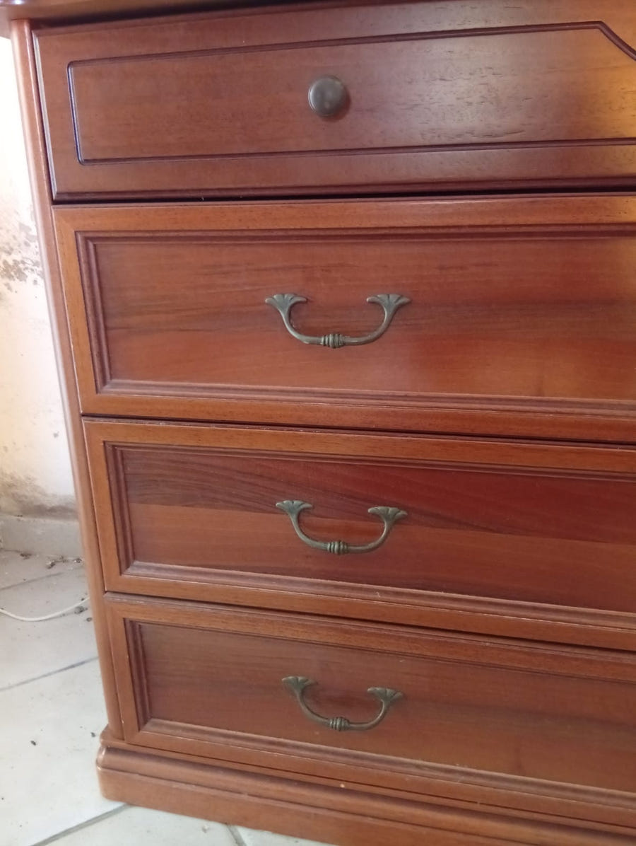 Camera matrimoniale completa senza comodini