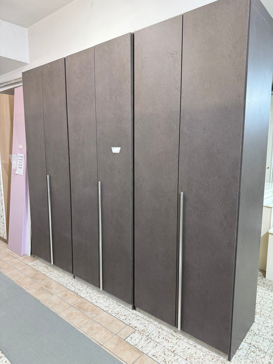 Armadio 6 ante da esposizione