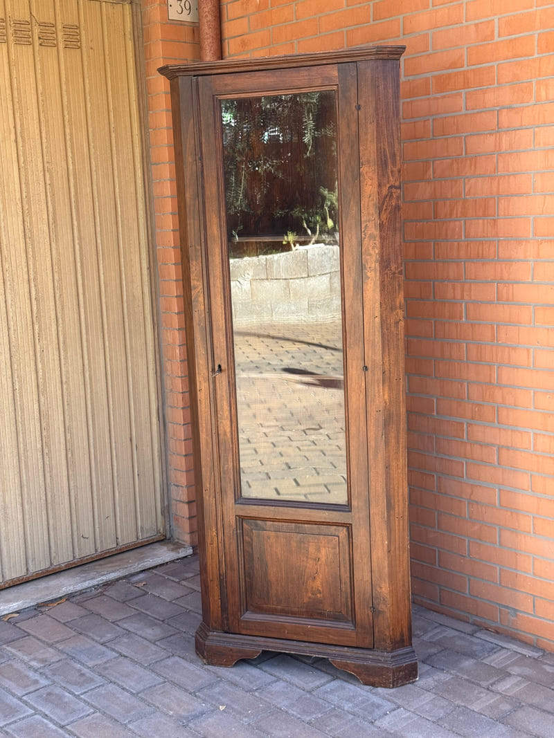 Angoliera in legno