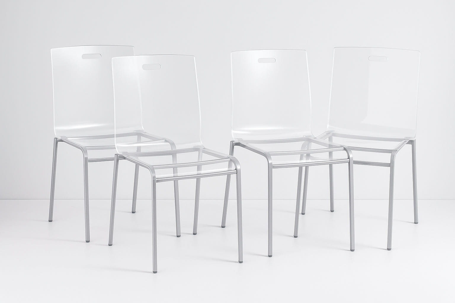 4 sedie trasparenti in plexiglass