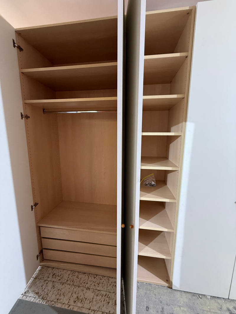 Armadio a 5 ante con accessori vari