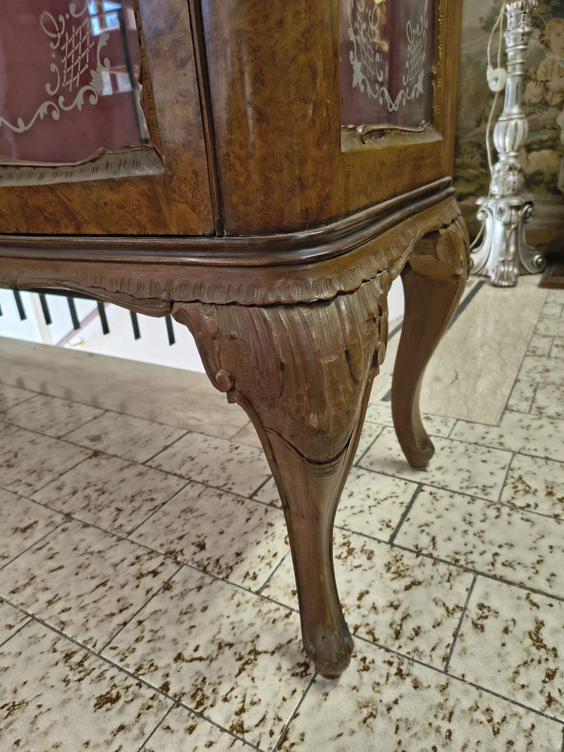 Vetrina in legno radica di noce