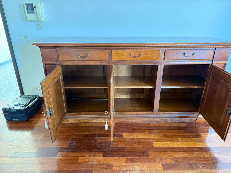 Credenza bassa in legno