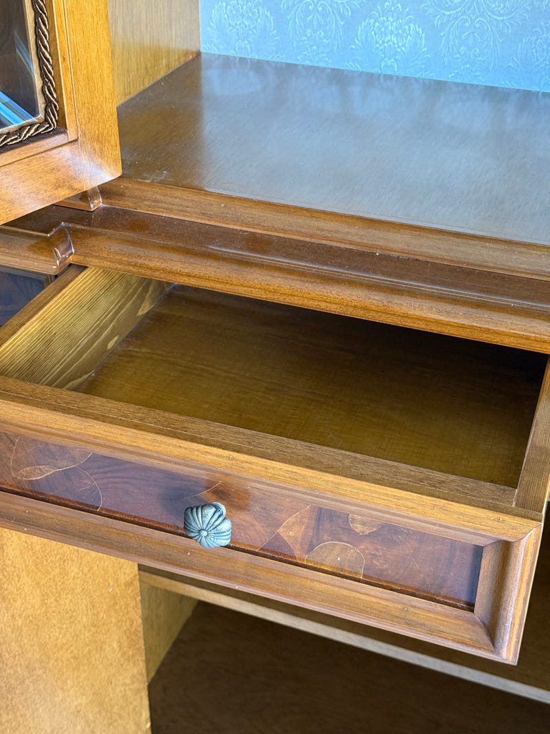 Credenza in radica di noce