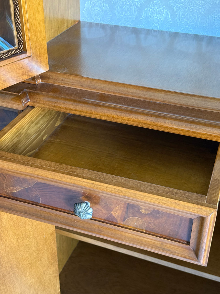 Credenza in radica di noce