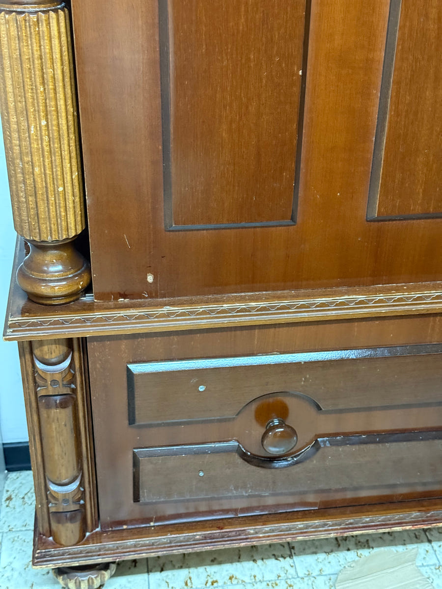 Entratina anni ‘70 con anta scorrevole