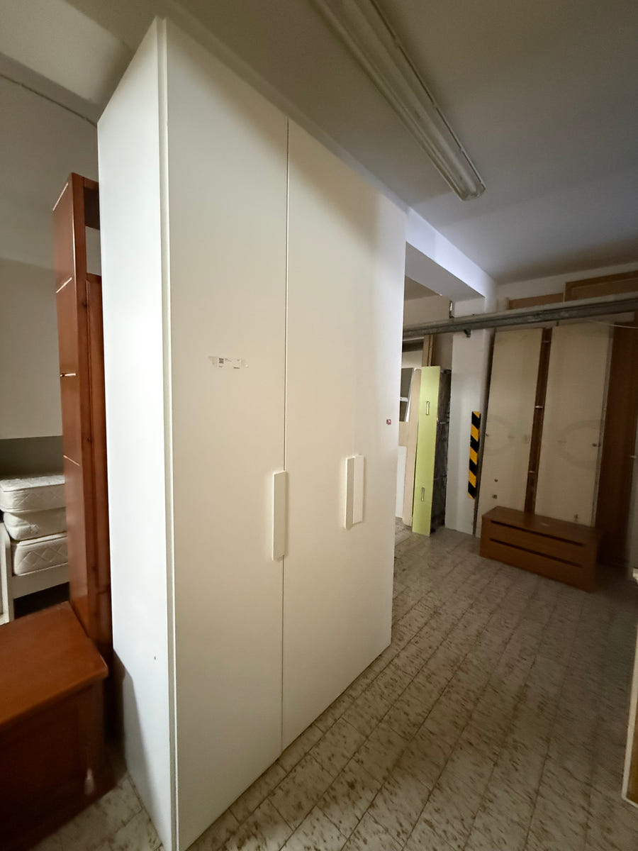Armadio a 3 ante con doppia cassettiera interna