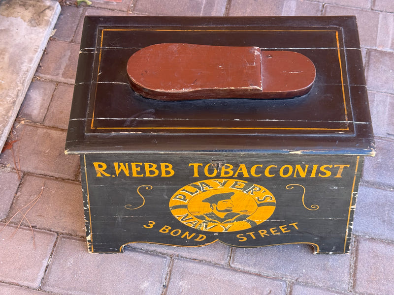 Antico Pulisci Scarpe Inglese Anni ’50 R. Webb Tobacconist Vintage in Legno