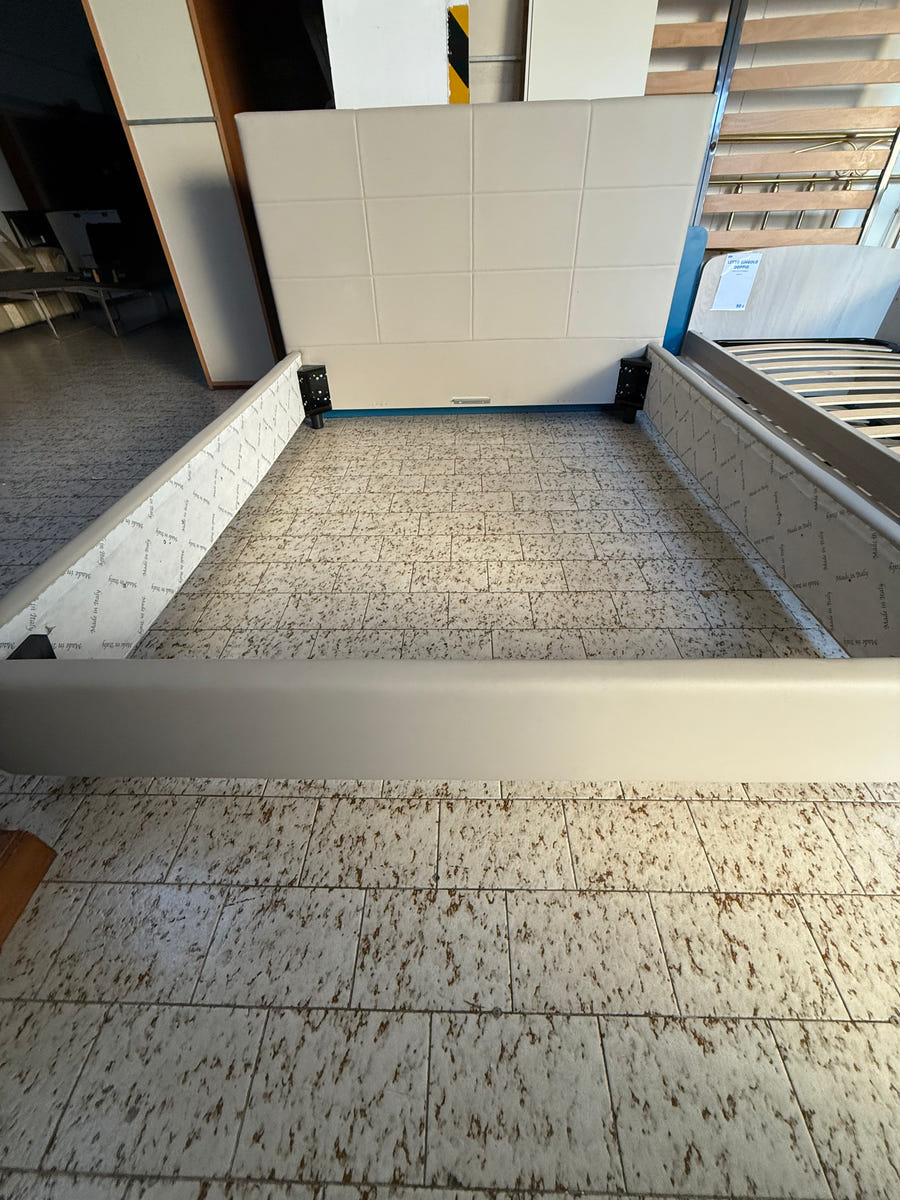 Letto matrimoniale in ecopelle