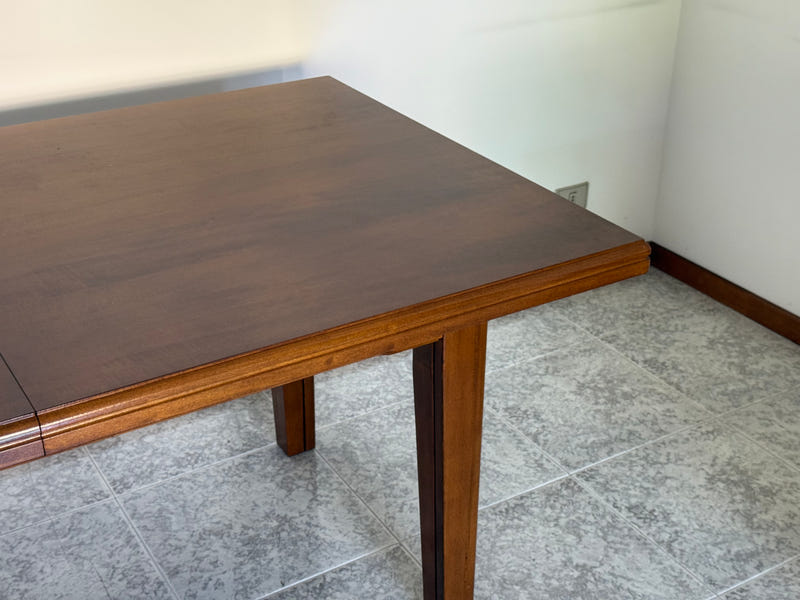 Tavolo allungabile con varie prolunghe