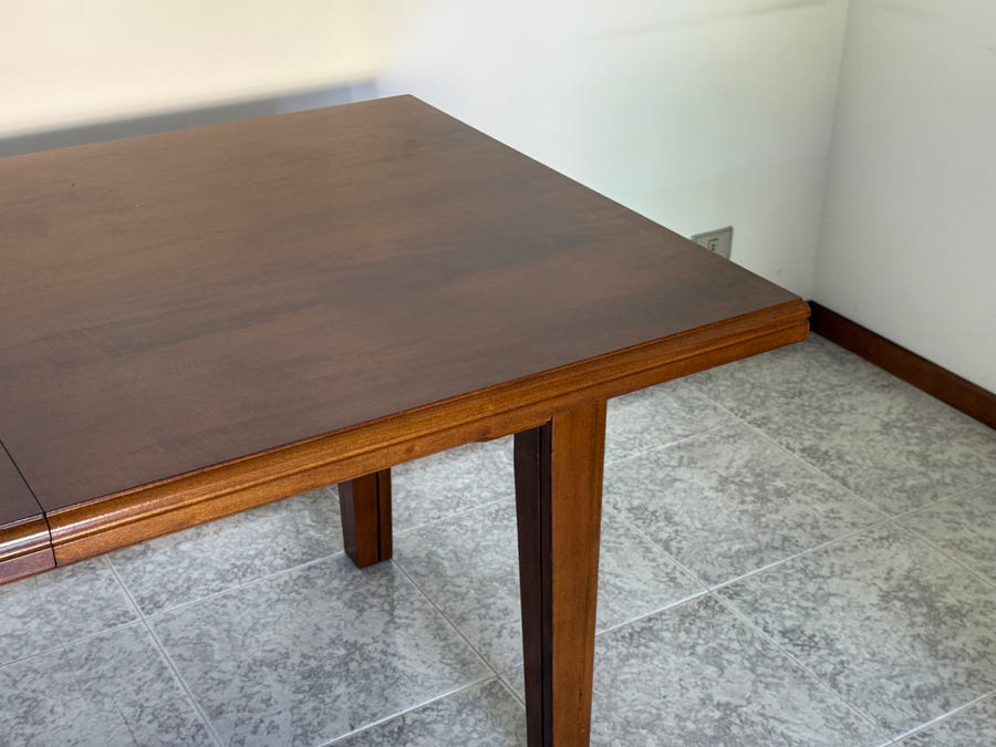 Tavolo allungabile con varie prolunghe