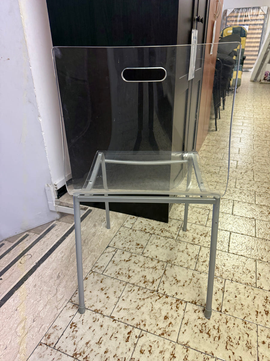 4 sedie trasparenti in plexiglass