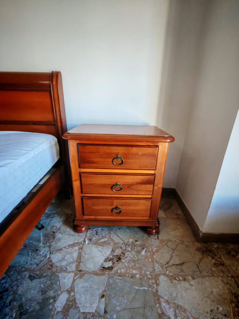 Camera matrimoniale completa in legno