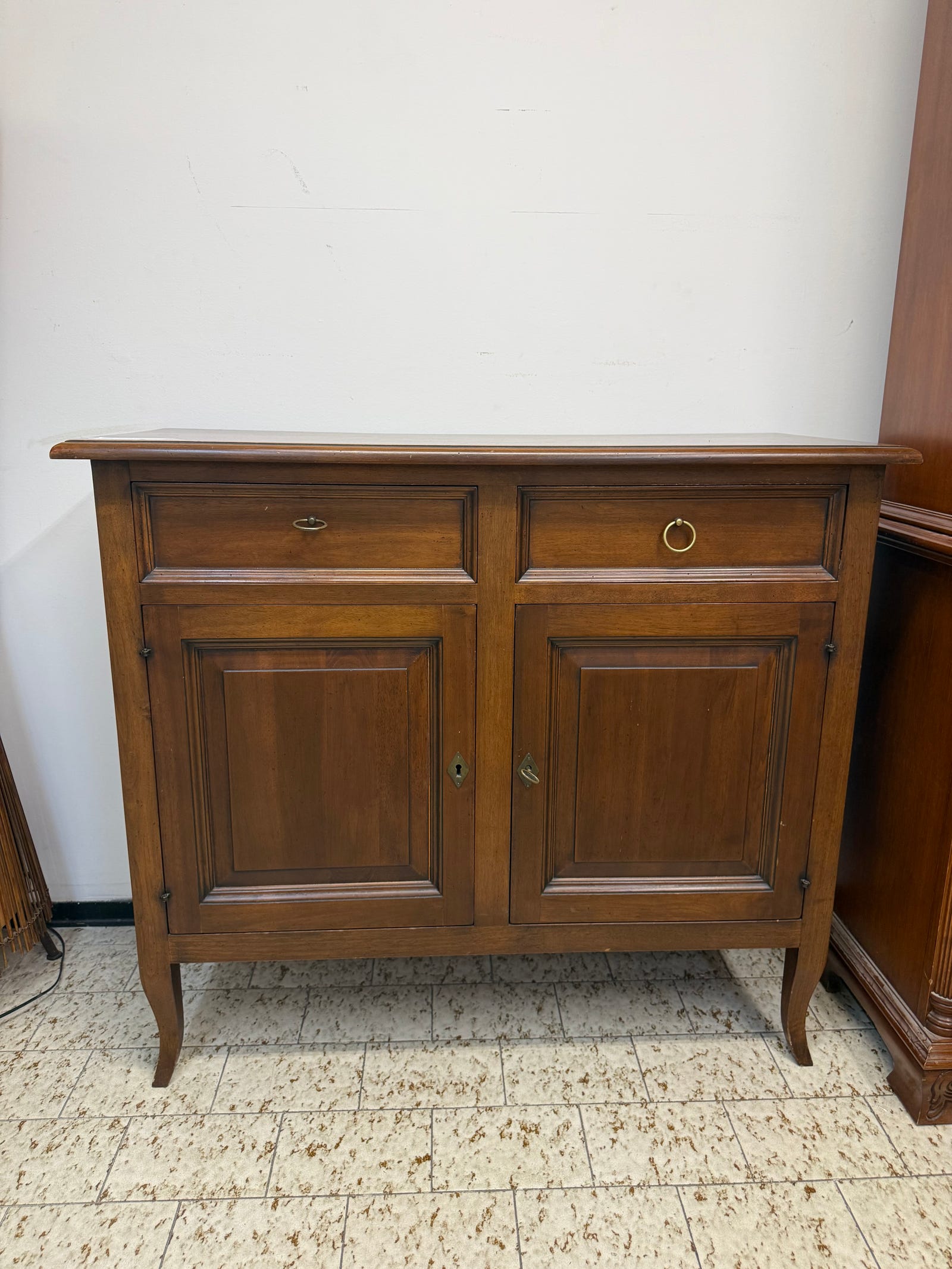 Credenza bassa in stile