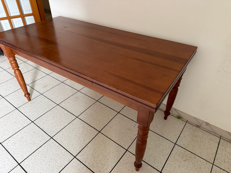 Tavolo in legno allungabile