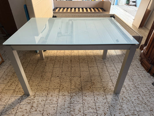 Tavolo da cucina in vetro